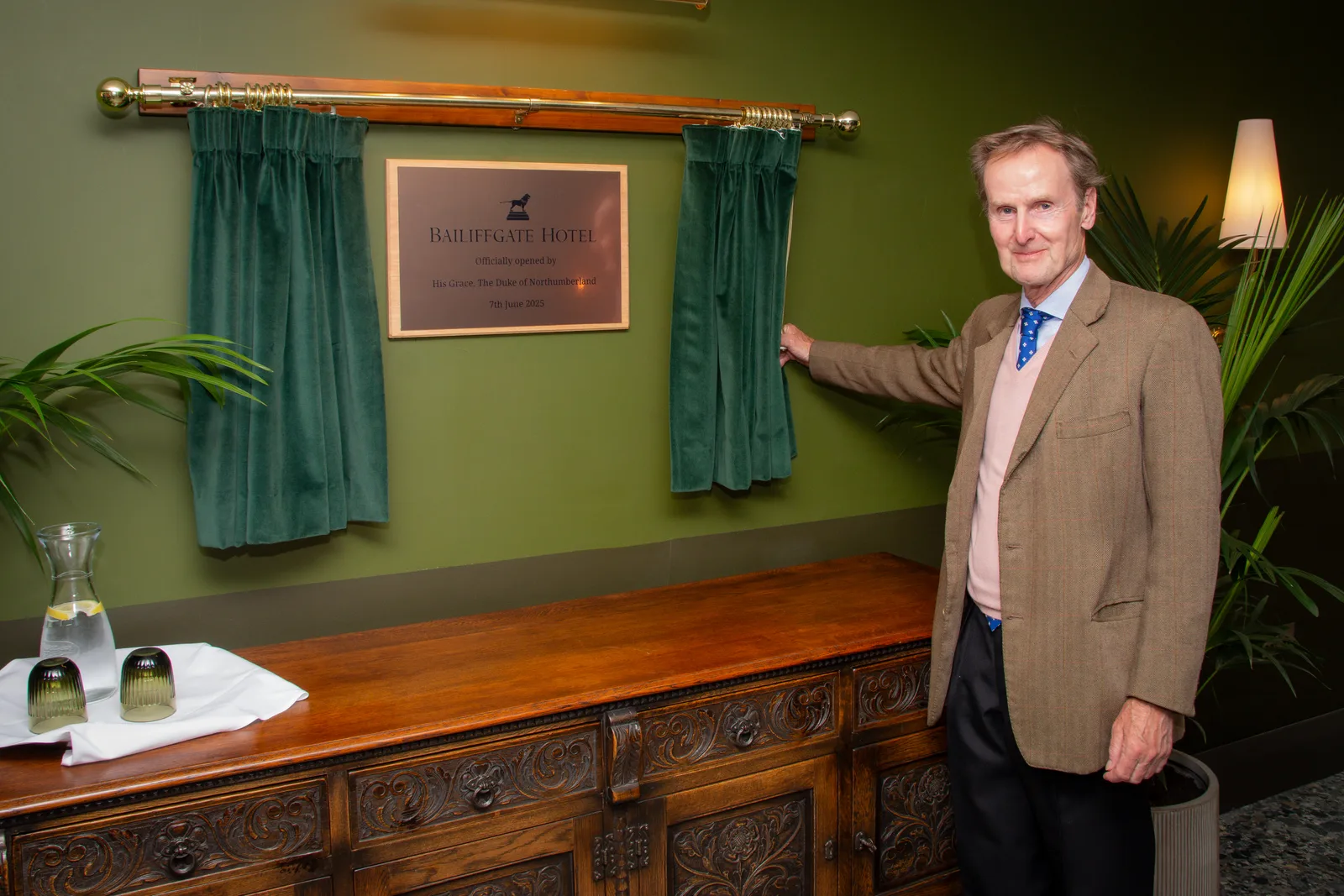 Brass plaque unveiling for Bailiffgate Hotel